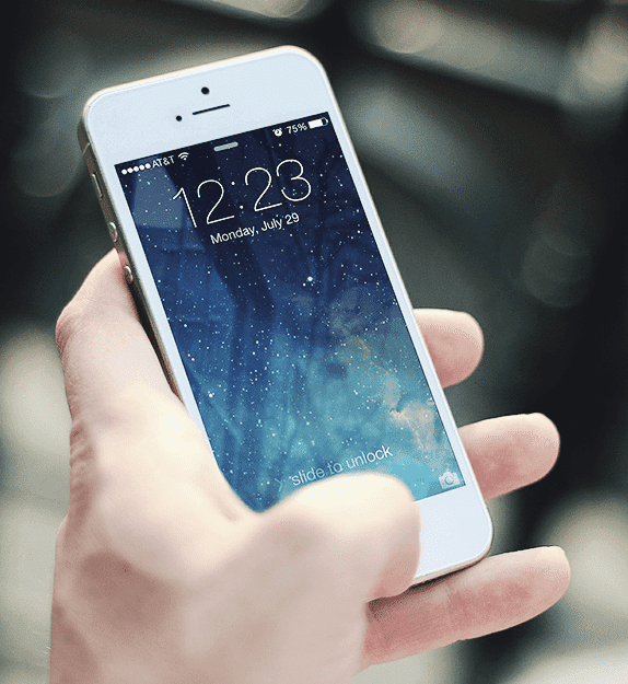 Hand mit gesperrten Handy